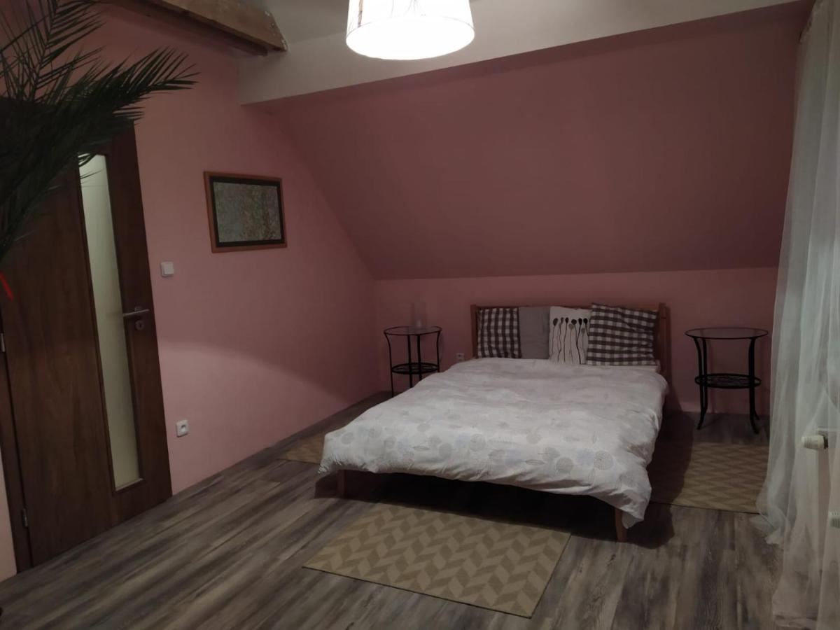 Luxury Accommodation Near Prague Airport Středokluky Exterior foto